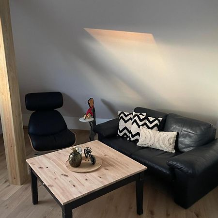 Moderne Ferienwohnung In Gelsenkirchen-Schalke Fuer 1 Bis 7 Personen Mit Terrasse, Ideal Fuer Gruppen & Stadionbesuche Екстериор снимка