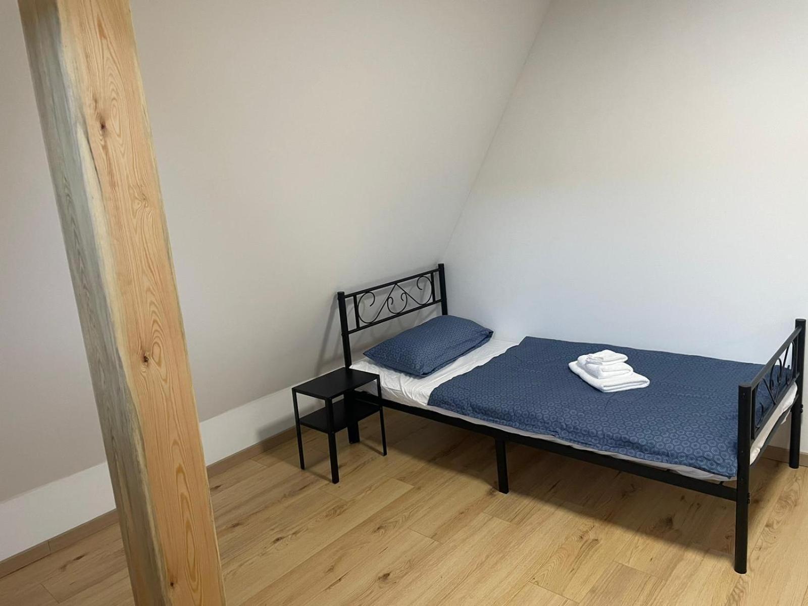 Moderne Ferienwohnung In Gelsenkirchen-Schalke Fuer 1 Bis 7 Personen Mit Terrasse, Ideal Fuer Gruppen & Stadionbesuche Екстериор снимка